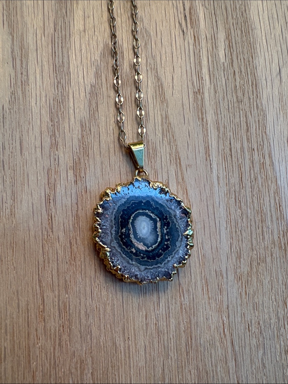Gold-Trim amethyst Agate Slice Pendant Necklace - 30”